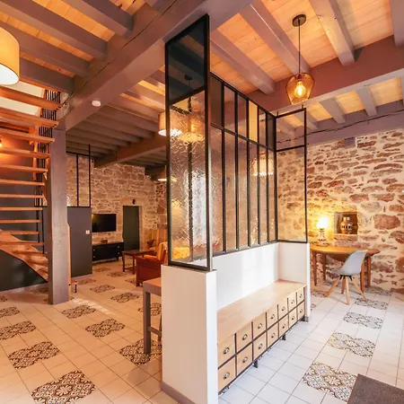 Nyaraló 4 Privees Au Coeur De Figeac, 4 Chambres, 4 Salles De Bain, Jardin *